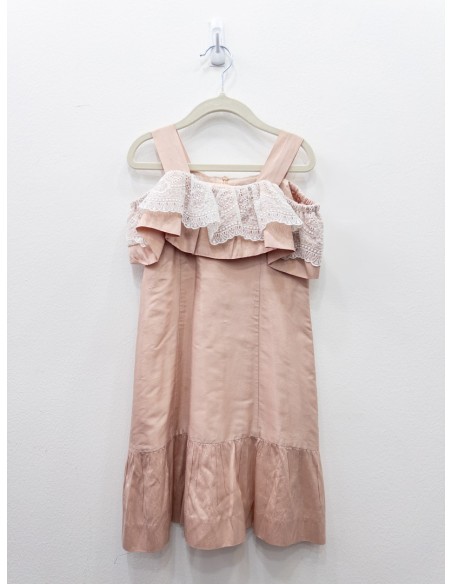 vestido seda rosado con encaje blanco en cuelo