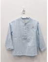 camisa celeste con bordado cafe