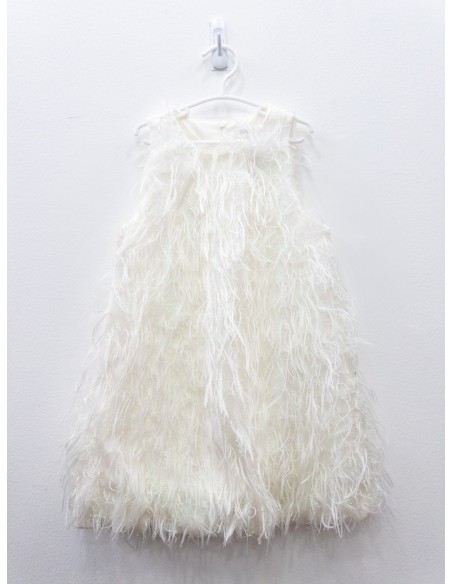 vestido blanco de plumas