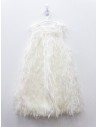 vestido blanco de plumas