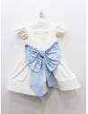 vestido blanco con lazo celeste