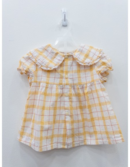 set short y camiseta cuadros amarillos