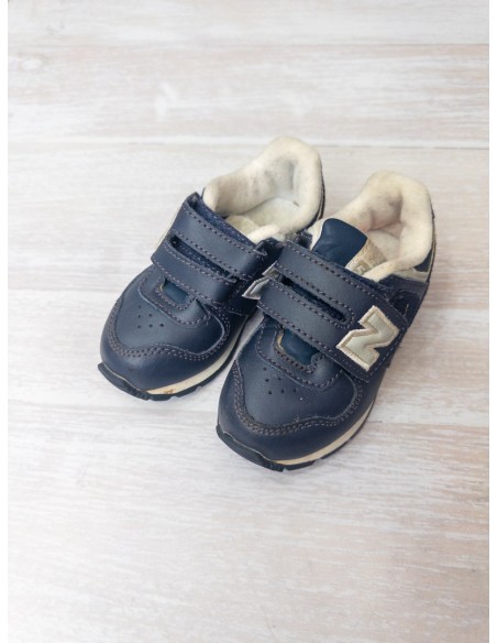 zapatos azules con velcro