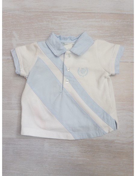 camisa polo blanca con raya grande celeste