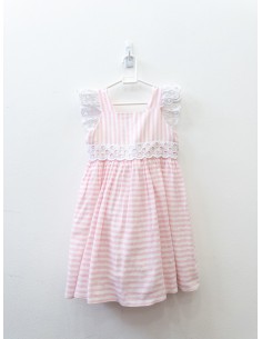 vestido rayas rosadas y detalles brocados blancos