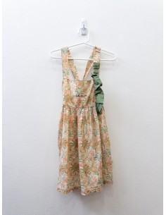 vestido rosado con palmeras verdes