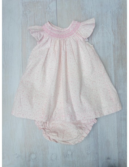 vestido de flores rosadas