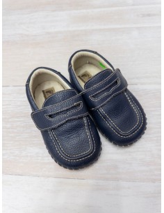 zapatos azules, desgastados