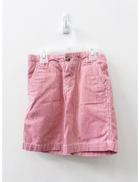set short rayas rojos y blancos y camisa celeste