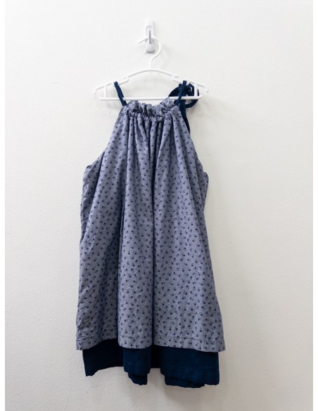 vestido azul con flores