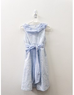 vestido blanco con flores celestes