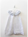 vestido blanco con lineas turquesas