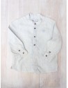 camisa blanca con lineas celestes