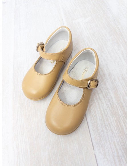 zapatos beige
