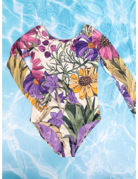 pantalon de baño flores moradas y hojas verdes