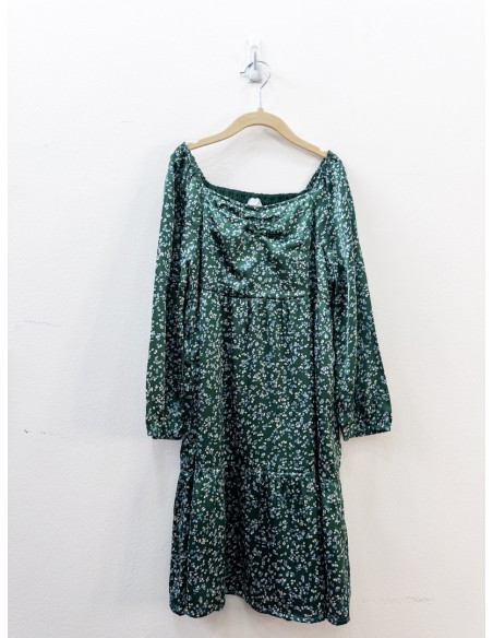 vestido verde con detalles beige y celestes