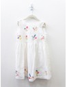 vestido blanco y bordados mariposa