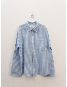 camisa celeste rayas blancas