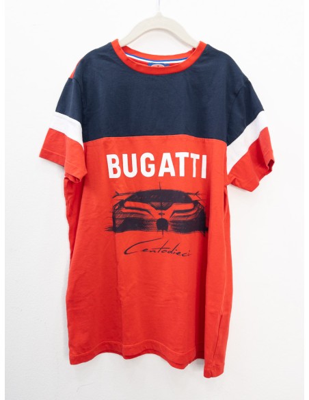 camiseta roja con carro
