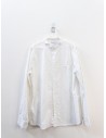 camisa blanca con puntitos azul verde