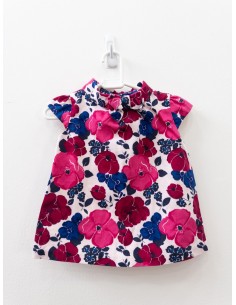 camiseta rsoada conflores fucsias y azules