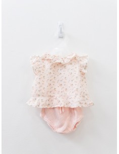 set short rosado de punto y top con florcitas
