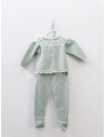 set de punto verde con detalles beige