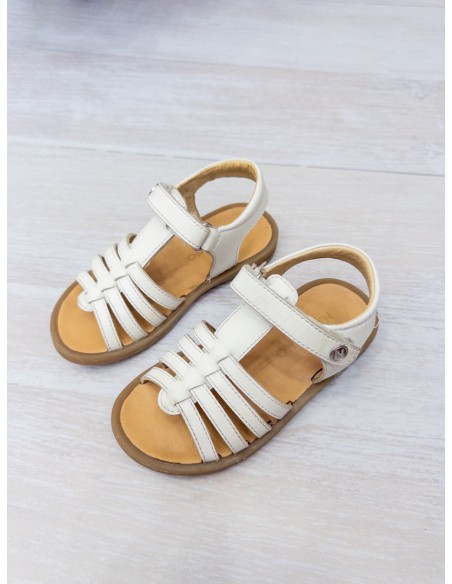 sandalias blancas