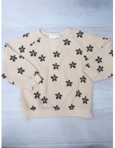 sueter beige con flores negras