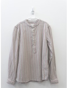 camisa gris con rayas concho de vino