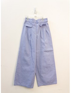 set blusa blanca de mariposas y pantalon morados 2
