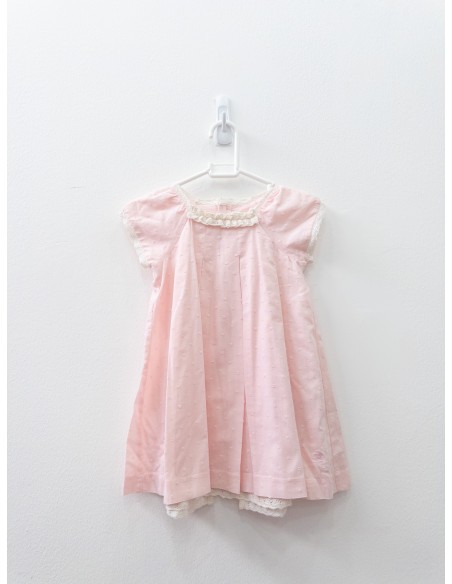 vestido rosado con detalle beige