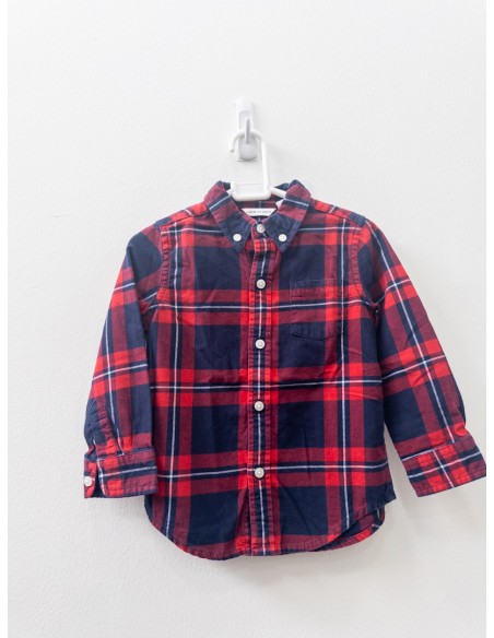 camisa cuadros rojos y azul oscuro