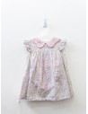 vestido de flores y cuellos de cuadros rosados