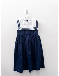 vestido azul con cuello blanco