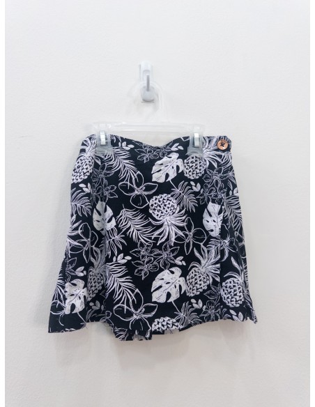 skort negra con blanco