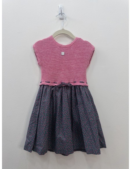 vestido top rosado y faldas de frutillas