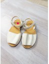 sandalias blancas