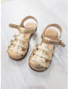 sandalias doradas