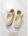 zapatos beige con brillo