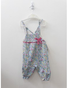 jumper celeste con flores rosadas