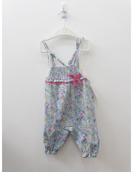 jumper celeste con flores rosadas