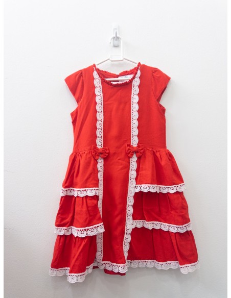 vestido rojo encajes blancos