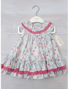vestido turquesa con detalles rosados