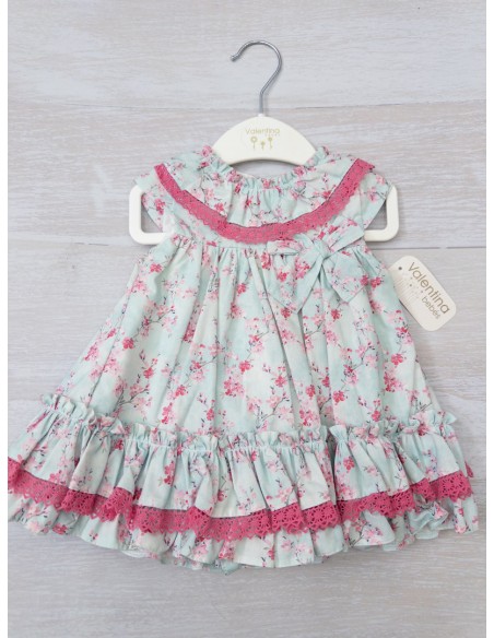 vestido turquesa con detalles rosados