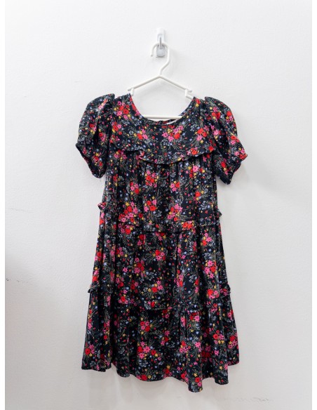 vestido negro con flores rojas y rosadas