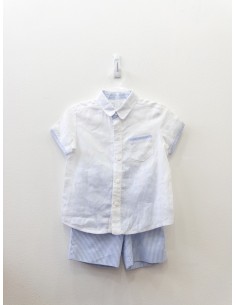 set short celeste rayas y camisa blanca