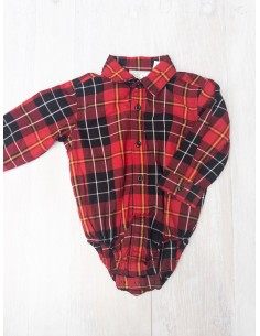 camisa manga larga roja con cuadros negros