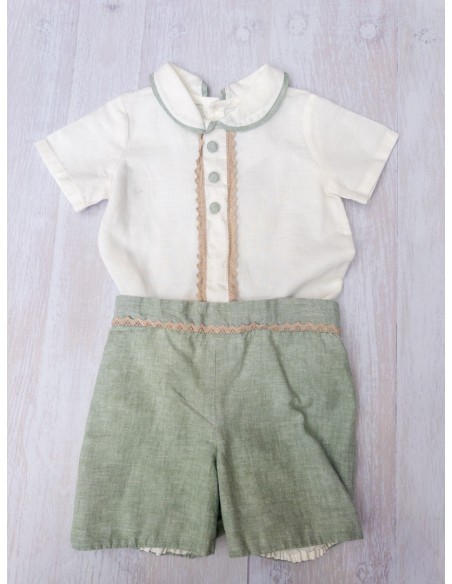 set short verde agua y top blanco