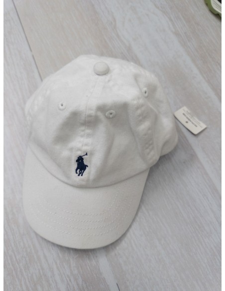gorra blanca